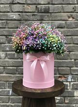 Цветочная композиция из Гипсофила и Розы в шляпной коробке в Яковлевка Приморского края