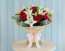 Букет цветов из:  Лилии и Розы в Яковлевка Приморского края