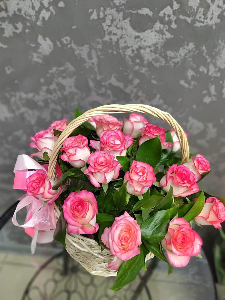 Цветочная композиция из Розы в корзине в Яковлевка Приморского края