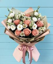 Букет цветов из:  Розы, Альстромерии и Лизиантусы в Яковлевка Приморского края