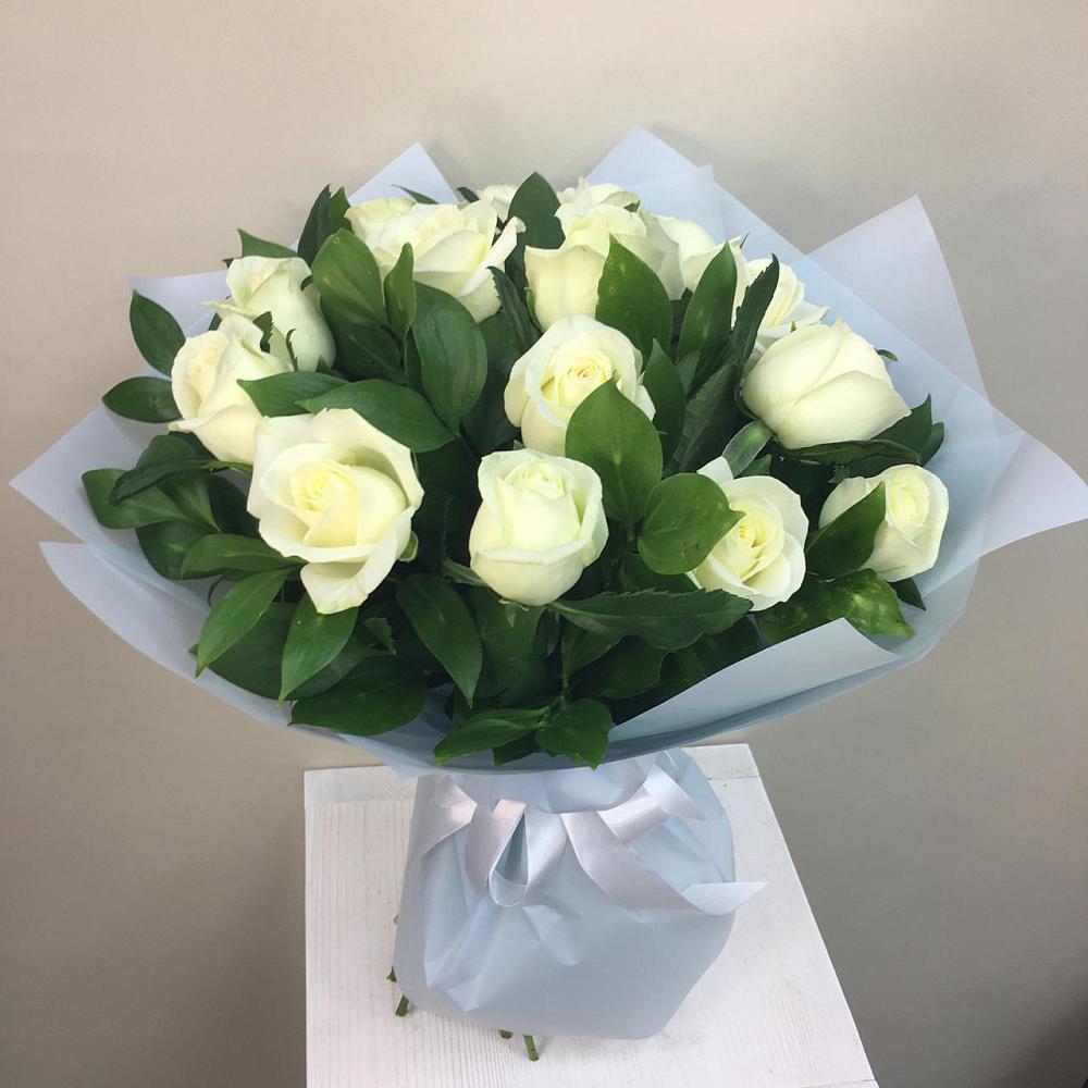 Букет 15 Белых роз Проуд в Яковлевка Приморского края