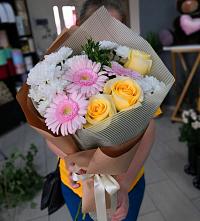 Букет цветов из:  Герберы, Розы и Хризантемы в Яковлевка Приморского края