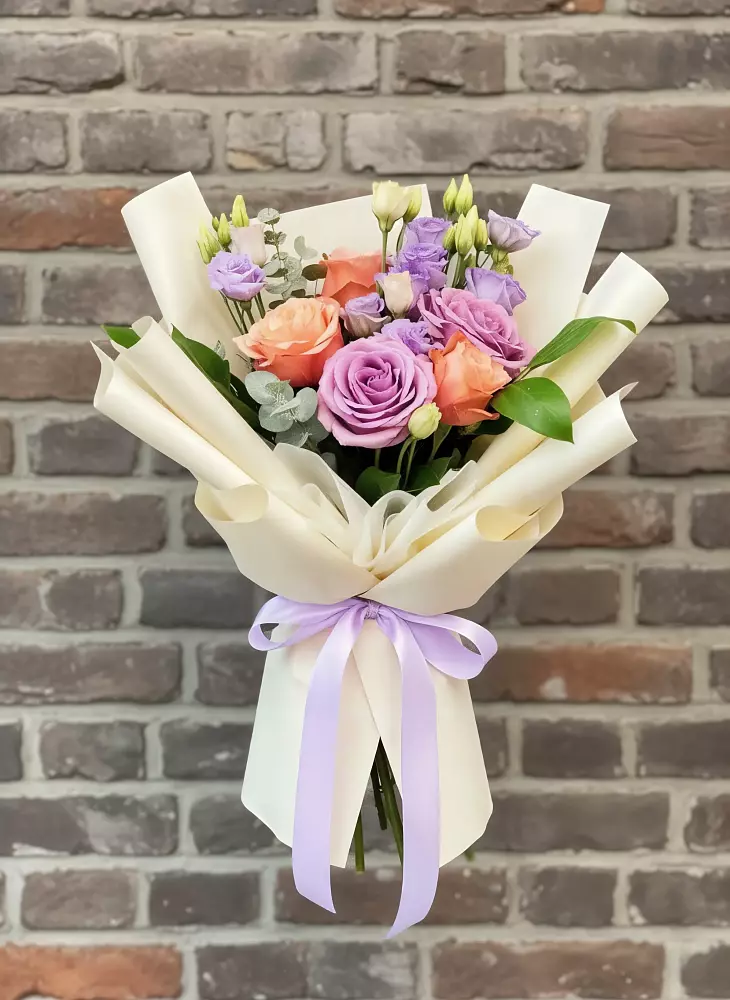 Букет цветов из: Лизиантусы и Розы в Яковлевка Приморского края