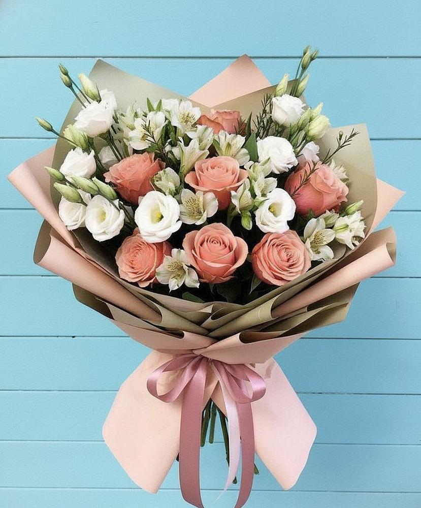Букет цветов из: Розы, Альстромерии и Лизиантусы в Яковлевка Приморского края