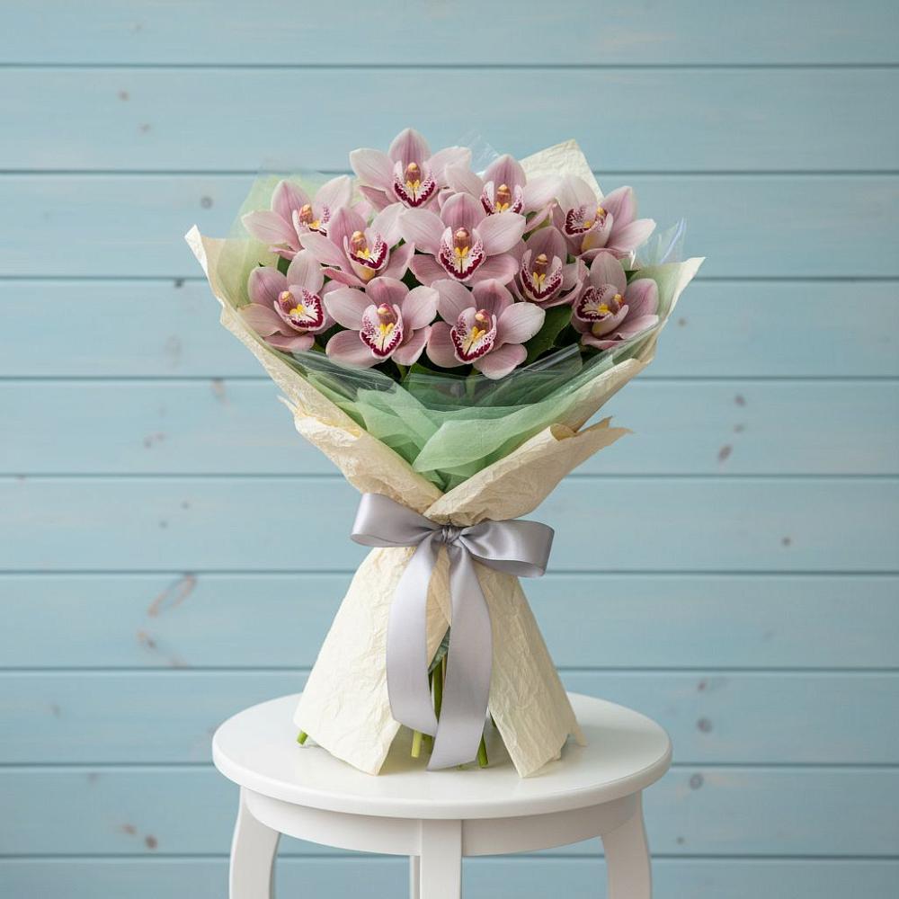 Букет цветов из: Орхидеи и Розы в Яковлевка Приморского края