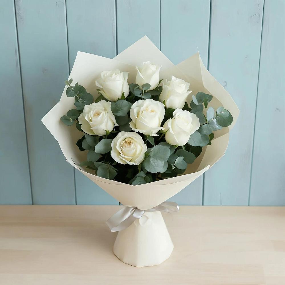 Букет Белые розы в Эвкалипте в Яковлевка Приморского края