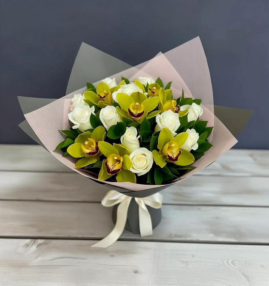 Букет цветов из: Орхидеи и Розы в Яковлевка Приморского края