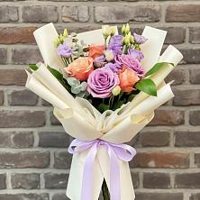 Букет цветов из:  Лизиантусы и Розы в Яковлевка Приморского края