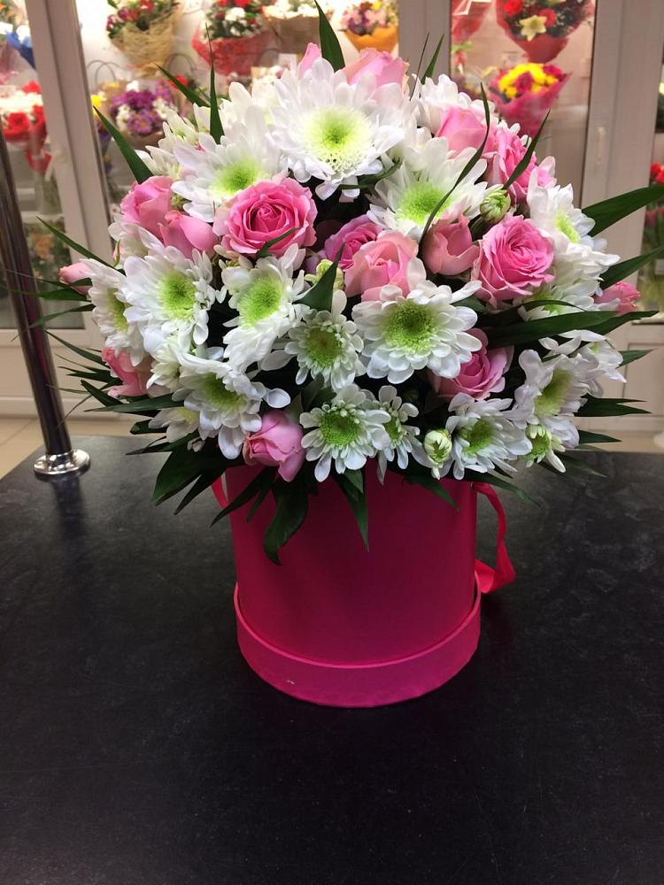 Цветочная композиция из Розы и Хризантемы в шляпной коробке в Яковлевка Приморского края