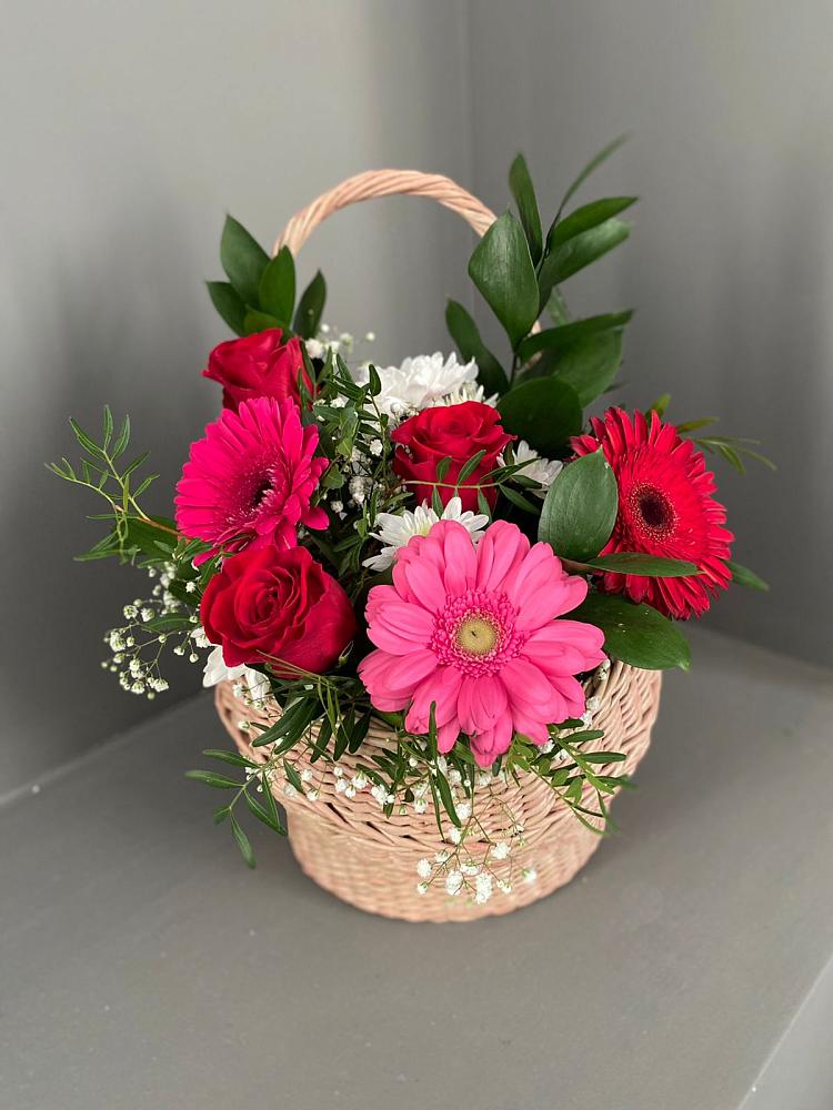 Цветочная композиция из Розы, Хризантемы и Герберы в корзине в Яковлевка Приморского края