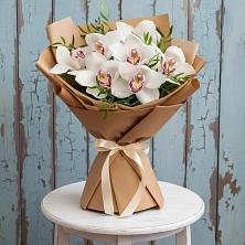 Букет цветов из:  Орхидеи и Розы в Яковлевка Приморского края